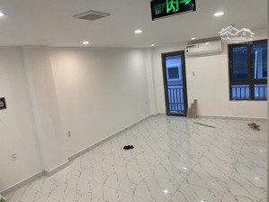 cho thuê nhà phố hưng gia, phú mỹ hưng, nhà trống mới làm nội thất, có thang máy