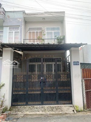 gấp bán! nhà 2 tầng btct 3pn - sát siêu thị aeon mall hóc môn - diện tích (8x18m) - đường nhựa 8m