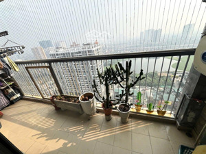 bán căn hộ 2phòng ngủ 60m2 tòa ct36 định công,ban công đông view hồ ,giá 4.x tỷ có thương lượng