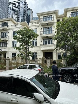 bán biệt thự song lập 10x22,5m tại vinhome bason 200 tỷ có sổ hồng