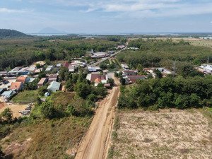 bán đất nền view đẹp tại thị trấn dầu tiếng, giá thỏa thuận, 560m2 có sẵn 150m thổ cư