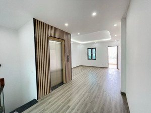 nhà đẹp vị trí đắc địa tại phố cổ linh giá chỉ 12.85 tỷ 6 tầng 45m mặt tiền phong thủy 4.4m