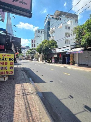 mặt tiền tân phú - sát gò dầu - 100m2 - ngang 4m4 - đường 12m vỉa hè 3m - chỉ 11.x tỷ