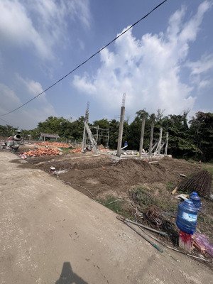 đầu năm chủ cần tìm chủ cho lô đất công chứng nhanh 90m2, dt835, sổ sẵn đang có giá 600tr