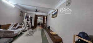 cho thuê căn nhà tại ngõ 374 âu cơ. mặt bằng 100 m2, dt xd 1 tầng 76 m .oto đỗ cửa