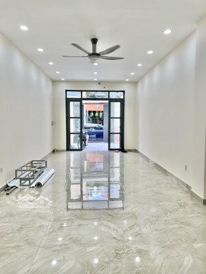 cho thuê mặt bằng kinh doanh đường nguyễn cửu vân. anh nhân 