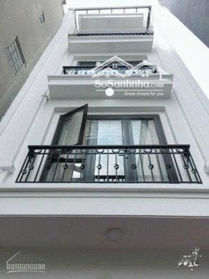 chính chủ cần cho thuê gấp nhà mới phố hào nam , dt 50m2 x 5 tầng, trang bị đủ đồ. gía 20 tr/th