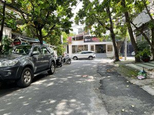 bán nhà gần đại học văn lang đặng thuỳ trâm-bình lợi.p13.bình thạnh(4.5x17m) 4 tầng chỉ hơn 13 tỷ .