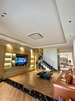 bán nhà đẹp mới xây có thang máy gần công viên kđt lê hồng phong 1 (hà quang 1) giá chỉ 10,5 tỷ