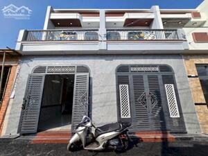 THIẾT KẾ THEO PHONG CÁCH HIỆN ĐẠI ,ẤM CÚNG, TỐI ĐA VẺ ĐEP NGÔI NHÀ