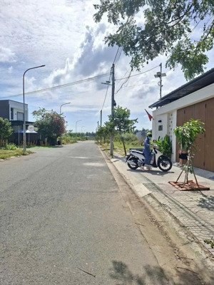 (nắm chủ) bán lô đất khu lan anh 1 cũ xã hòa long - tp bà rịa. đường nhựa vỉa hè oke. lô đất có 2mt