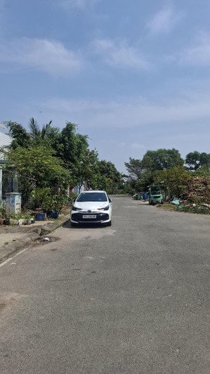 cần bán gấp nhà cấp 4 sổ hồng riêng phường bình hòa tp. hcm