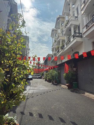 8,8 tỷ bán nhà đừong 35 hiệp bình phường chánh hiệp bình chánh, thủ đức phạm văn đồng dt 60m2