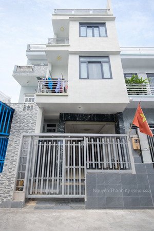 bán chdv 4 tấm - quận 7 - sát bên phú mỹ hưng - xe hơi đậu cửa - khai thác 25tr/tháng