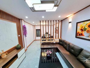 cực ngon! nhà xuân thuỷ, gần ô tô, ngõ nông mặt phố, ngõ thoáng, xe máy tránh tẹt ga 39m2*5t