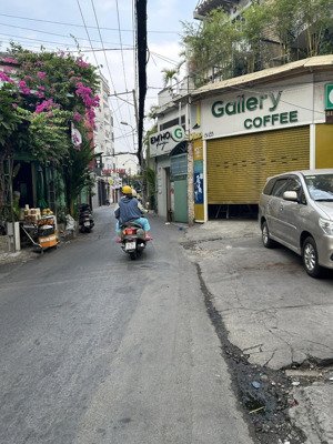 nhà 3.6m x 18m - xây 5 tầng - hxh - đường tăng bạt hổ