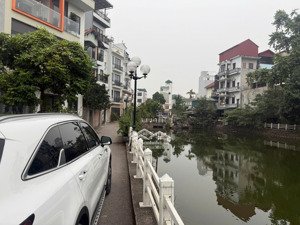 xót lại lô đất đẹp duy nhất tại ngọc thuỵ 75m2 - view hồ - ô tô vào tận đất - giá chỉ hơn 11 tỷ