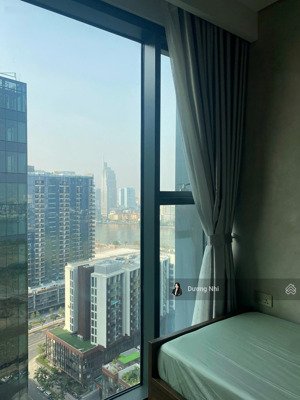 the crest residence: cho thuê căn 2pn tầng cao - view sông q1 giá tốt