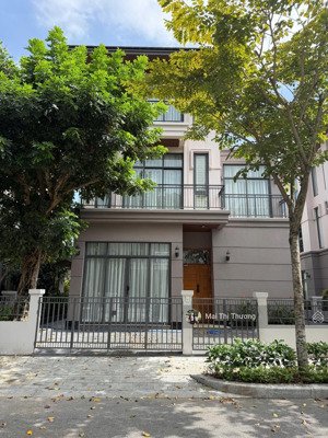 cho thuê biệt thự cao cấp quận 7 5pn | 5wc giá 85 triệu/tháng lh: em thương