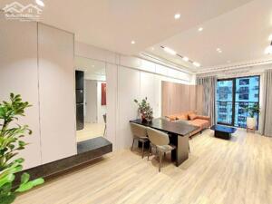 Bán căn hộ góc Đền Lừ, tầng trung, View triệu đô chính diện hồ điều hòa. Giá 5.25 Tỷ .