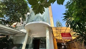 cho thuê căn biệt thự mặt tiền đường phạm thái bường, gần ngã tư đường nguyễn đức cảnh, phú mỹ hưng