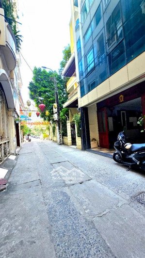 chính chủ bán nhà phố trung hoà,cầu giấy 90m 7t mt 5m thang máy thông sàn 41 tỷ mtg