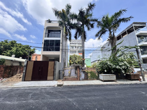 bán nhà quốc lộ 13- thủ đức. gần vạn phúc city, sổ hồng hoàn công, đường xe tải