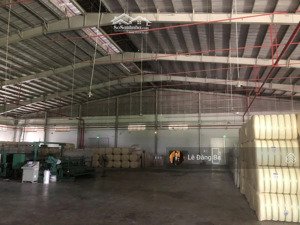 bán xưởng trong kcn tân uyên. diện tích 20000m2, xưởng và văn phòng 6500m2, giá bán: 130 tỷ (tl)