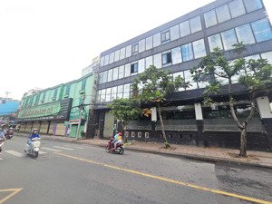 ngang 20m góc ngã 3 141 đồng đen 20x15m thang máy giá rẻ