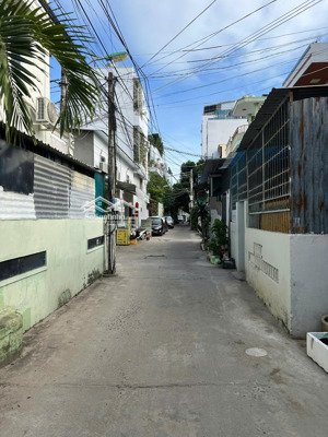 đất hẻm ô tô hoàng diệu tặng nhà cấp 4 gần biển