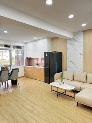 cần bán căn hộ mỹ khánh 2b , 118m giá 9.5 tỷ