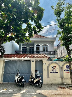 cho thuê biệt thự tên lửa 10x20m 1 trệt 1 lầu 3pn ngay nhà thờ phaolo