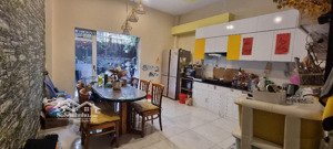 bán nhà lạc long quân, tân bình 81m 2 mặt hẻm nở hậu giá 8.9 tỷ cần bán gấp nhà vị trí đẹp