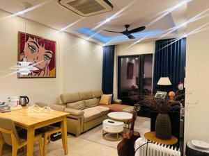 bán gấp căn hộ 2pn, 2wc tại vinhomes d''capitale, giá 9,3 tỷ, dt 72m2, toà c7