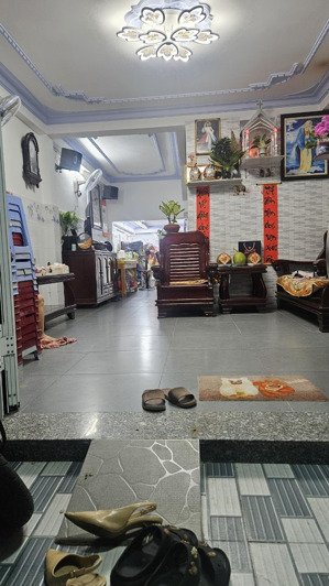 nhà phố 2 tầng 4mx16m, hẻm hương quê quốc lộ 50 xã bình hưng, bình chánh, đầy đủ nội thất ở ngay