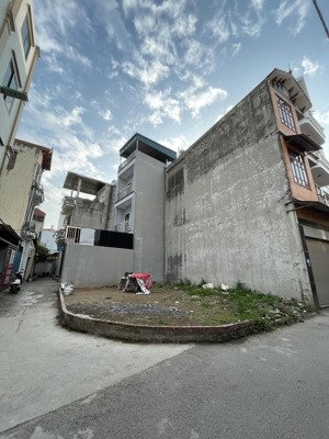 bán đất liên mạc , dt 36m2 , giá 4,3 tỷ . lô góc , ô tô tránh ba gác . trước nhà thoáng vĩnh viễn