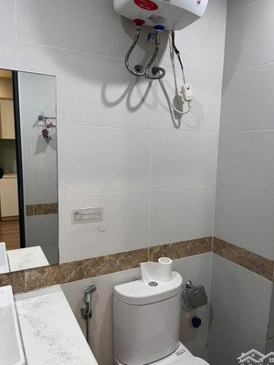 cho thuê căn hộ 2pn, 2wc tại số 2 nguyễn hoàng, 13,5 triệu, 752m2, giá rất dễ chấp thuận