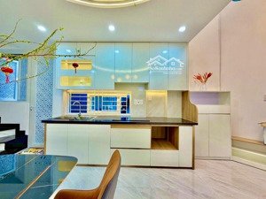 nhỉnh 8 tỷ - sở hữu nhà 5 tầng trung tâm phú nhuận - full nội thất