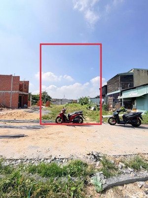 chủ gửi bán lô đất phường biên hoà( bửu hoà củ). dt: 5,3x13,5=70m2. giá: 2tỷ200 đường xe hơi