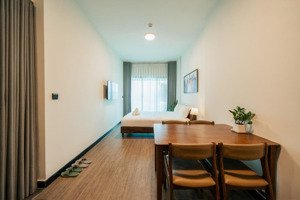 thuê delasol 38m2 ban công view sông giá chỉ 15tr sát bên vân đồn quận 4 sát q1, q3 lh 