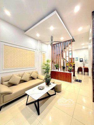 lô góc 3 thoáng nhà đẹp ở ngay- vũ tông phan, 36m x 4 tầng, sđcc - chỉ 7.6 tỷ lh 