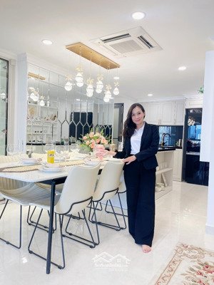 hiếm bán căn góc cosmo city q7 - 121m2 - 3pn - nội thất cao cấp