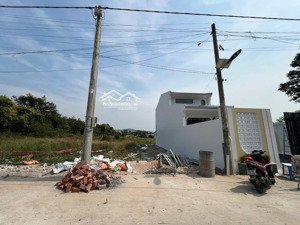 cần bán mảnh đất full thổ cư ngay đường 30/4 phú quốc