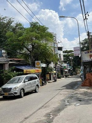 - hẻm xe tải đường số 20 gò vấp cách 1 căn ra mặt tiền ngang 5.25m x 17 giá 9.8 tl