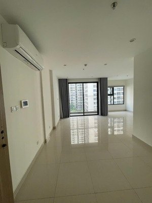 hot! cần bán gấp căn góc 2n2+ toà s2.06 view bể bơi đẹp, nhà mới tinh chưa ở, sẵn sổ.lh 