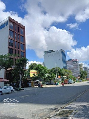 bán đất mt đường nguyễn thanh sơn p.cát lái (quận 2 cũ) dt 8x20m giá 450tr/m2 xây dựng 7 tầng