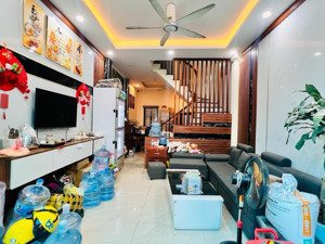 siêu phẩm! nhà nguyên xá đẹp 39m2*5 tầng mới, vài bước ra ô tô, gần metro, sổ đẹp nở hậu, cạnh đhcn