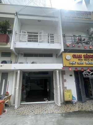 cho thuê nhà hẻm 3m (xh)cách mạng tháng 8, p.5, q. tb 20tr