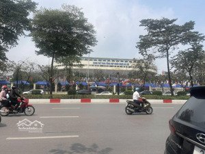 nhà 4 tầng,68m,ngõ ô tô phân lô lô góc 3 thoáng hiếm 10m ra đại lộ văn cao,liễu giai cạnh hồ tây