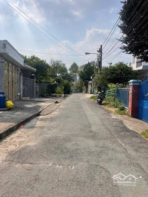 bán dãy trọ_ thu nhập 20tr/tháng
- đường nhựa 5m thông đường phú lợi
- diện tích 10x28 đã có 160m2